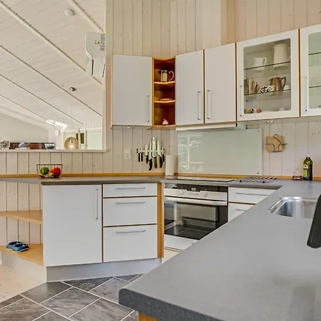 Atti - 500m To The Fjord By Interhome Højslev