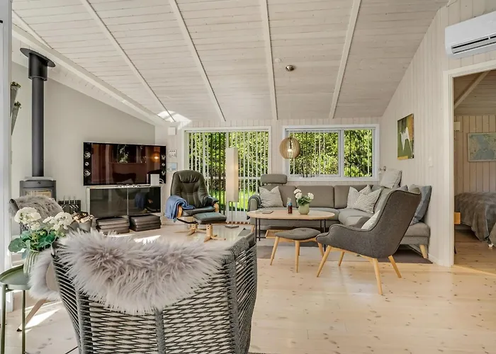 Atti - 500m To The Fjord By Interhome Højslev